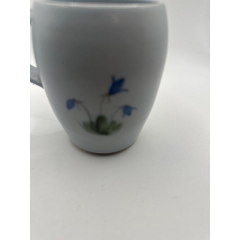 Buchan Portobello Scotland Ceramic Mug With Hand-Painted Floral Design - Picture 2 of 4